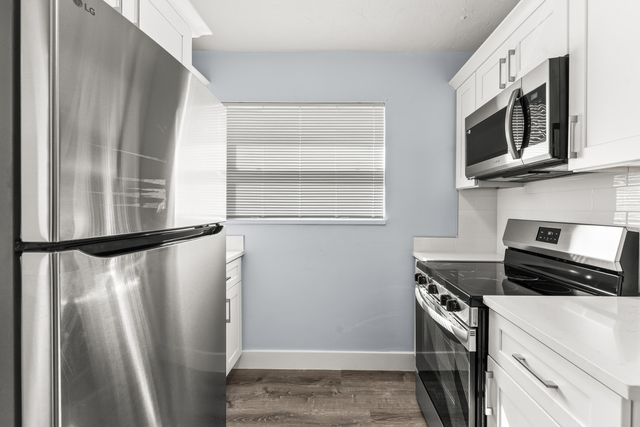 656 W 6th Street, Riviera Beach, FL 33404