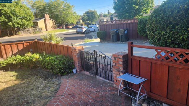 2 Echo Circle, Antioch, CA 94509