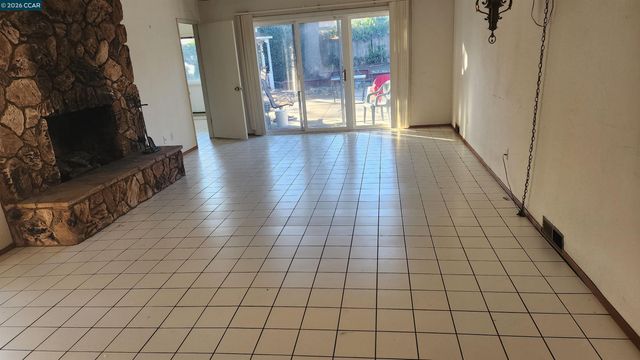 2 Echo Circle, Antioch, CA 94509