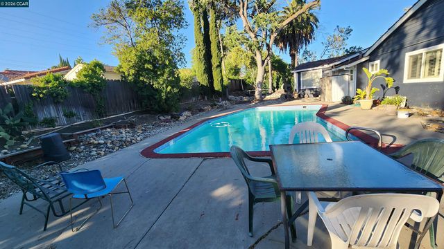 2 Echo Circle, Antioch, CA 94509