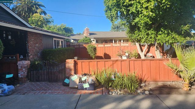 2 Echo Circle, Antioch, CA 94509