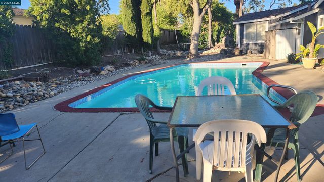 2 Echo Circle, Antioch, CA 94509