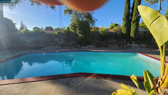 2 Echo Circle, Antioch, CA 94509