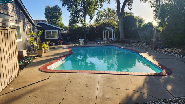 2 Echo Circle, Antioch, CA 94509