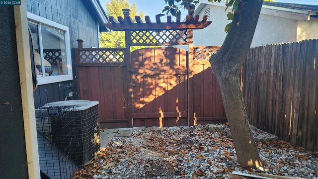 2 Echo Circle, Antioch, CA 94509