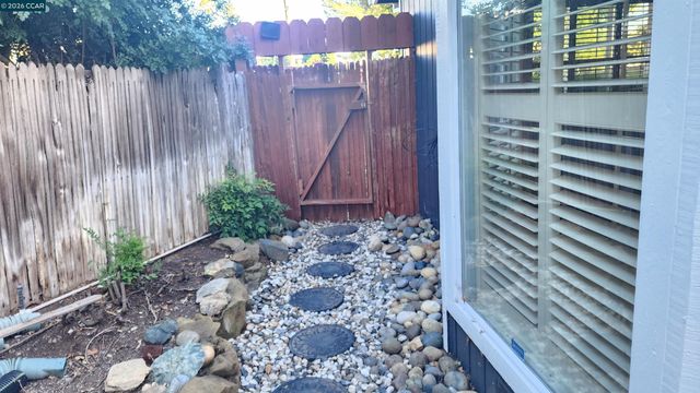 2 Echo Circle, Antioch, CA 94509