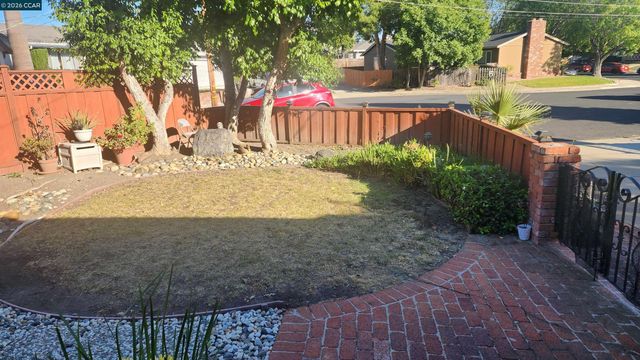 2 Echo Circle, Antioch, CA 94509