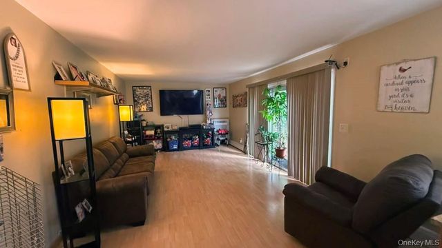 4 John Vincent Court, Centereach, NY 11720