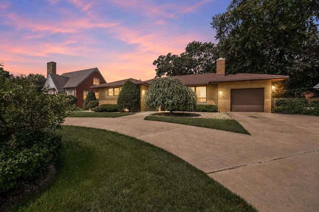 8028 Hohman Avenue, Munster, IN 46321