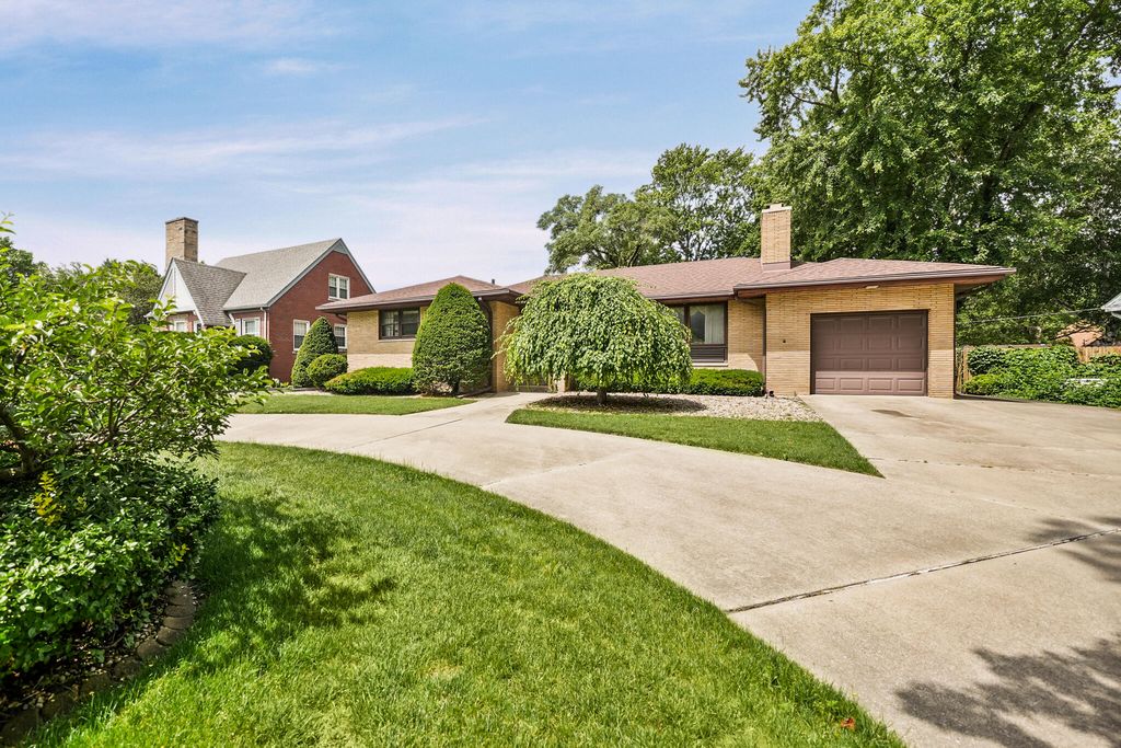 8028 Hohman Avenue, Munster, IN 46321