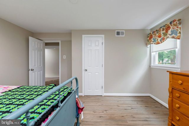 8905 HAZEL DR, Manassas, VA 20110
