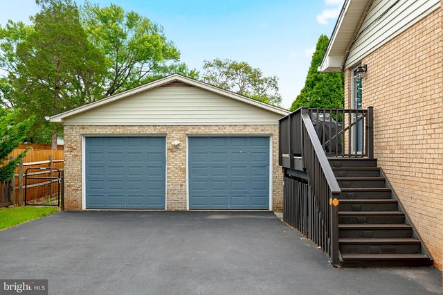 8905 HAZEL DR, Manassas, VA 20110
