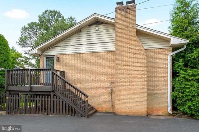 8905 HAZEL DR, Manassas, VA 20110
