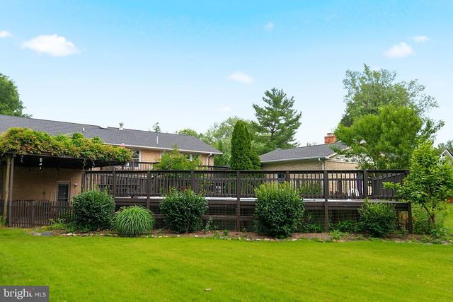 8905 HAZEL DR, Manassas, VA 20110
