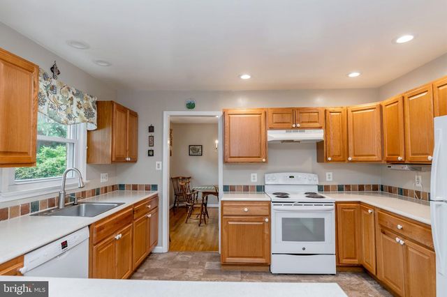 8905 HAZEL DR, Manassas, VA 20110