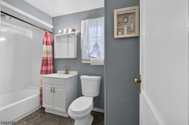 114 Ellington St, East Orange City, NJ 07017