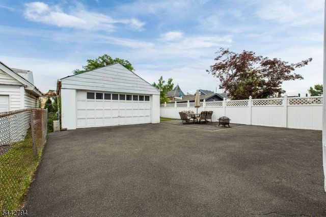 114 Ellington St, East Orange City, NJ 07017