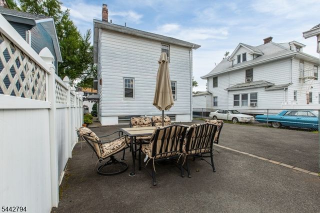 114 Ellington St, East Orange City, NJ 07017