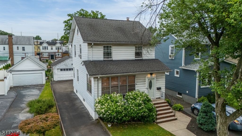 114 Ellington St, East Orange City, NJ 07017