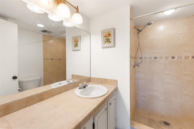 8081 N Sunrise Lakes Drive 203, Fort Lauderdale, FL 33322