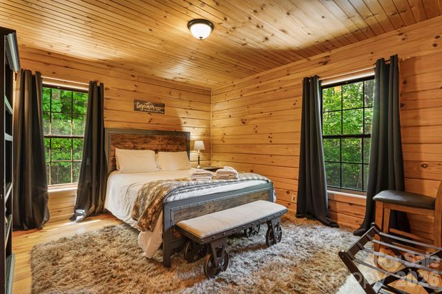 898 Morgan Hill Road, Black Mountain, NC 28711
