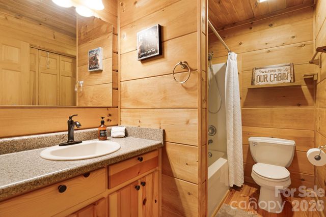 898 Morgan Hill Road, Black Mountain, NC 28711