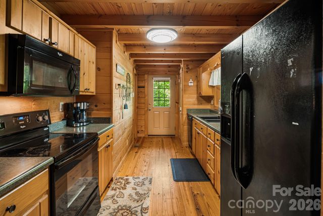 898 Morgan Hill Road, Black Mountain, NC 28711