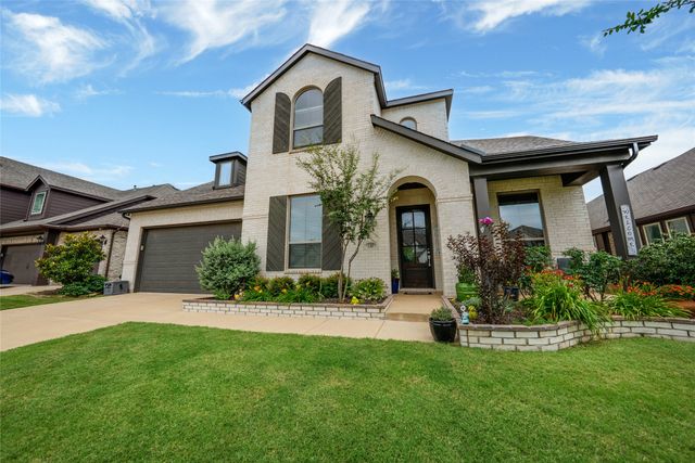 1305 Mill Place, Aubrey, TX 76227