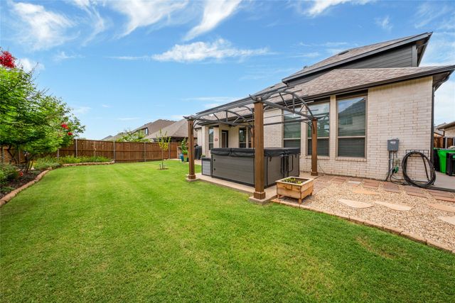 1305 Mill Place, Aubrey, TX 76227