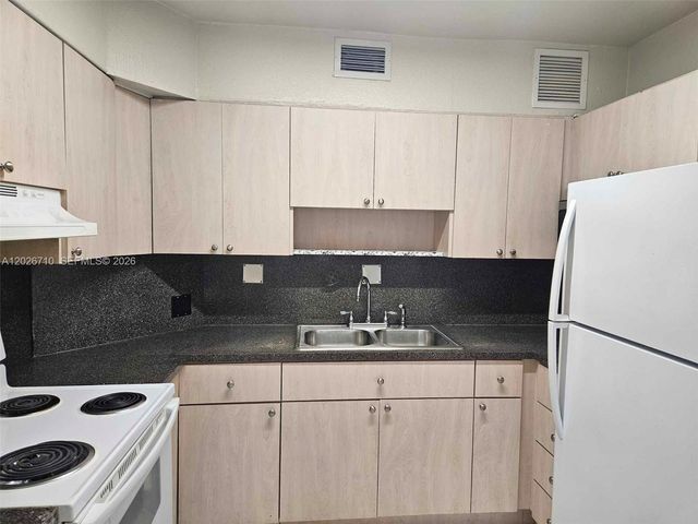3431 SW 4th Street 1, Miami, FL 33135