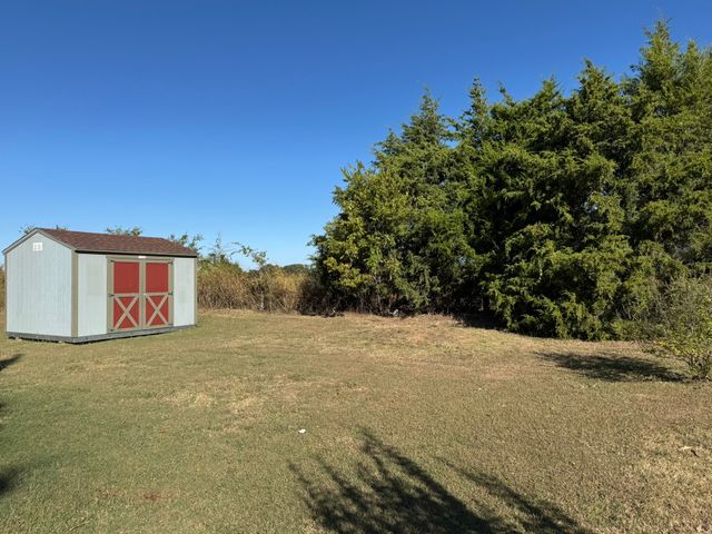 312 Candlewood Circle, Gainesville, TX 76240
