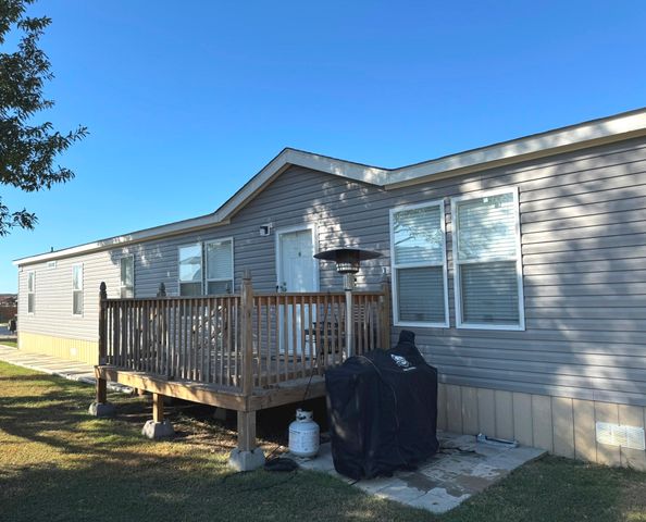 312 Candlewood Circle, Gainesville, TX 76240