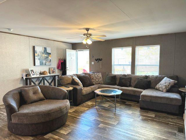 312 Candlewood Circle, Gainesville, TX 76240