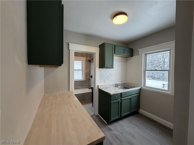 15340 Yorick Avenue 2nd floor, Cleveland, OH 44110