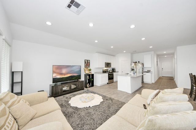 2039 Woodlark Way, Sealy, TX 77474