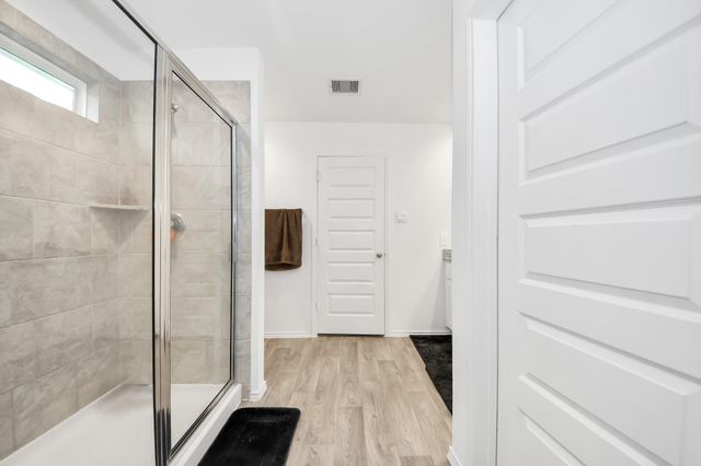 2039 Woodlark Way, Sealy, TX 77474