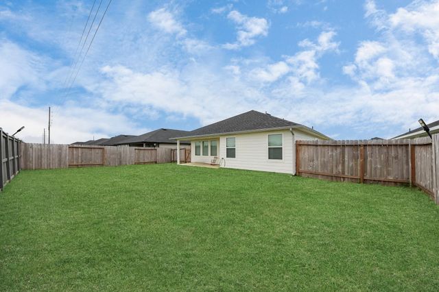 2039 Woodlark Way, Sealy, TX 77474