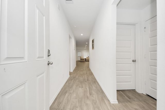 2039 Woodlark Way, Sealy, TX 77474