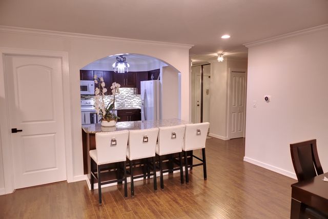 3110 Pheasant Creek Drive 213, Northbrook, IL 60062