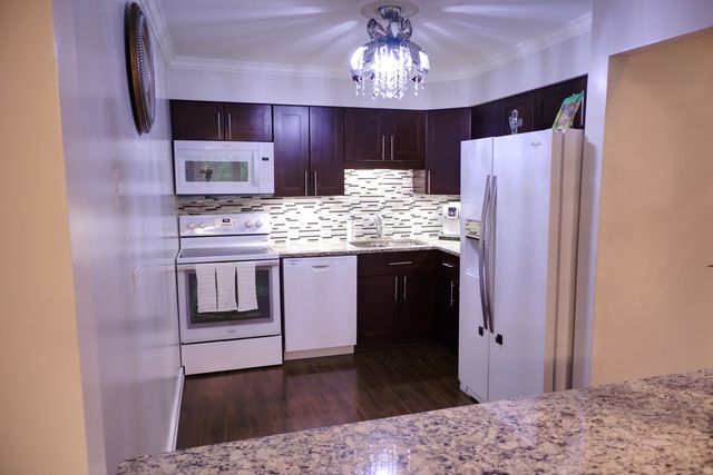 3110 Pheasant Creek Drive 213, Northbrook, IL 60062