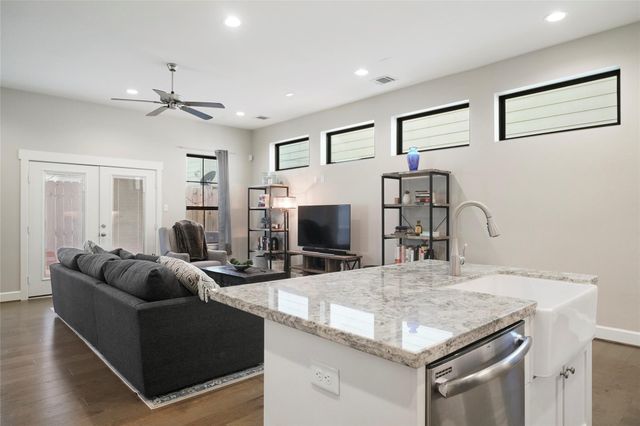 5905 Petty Street D, Houston, TX 77007