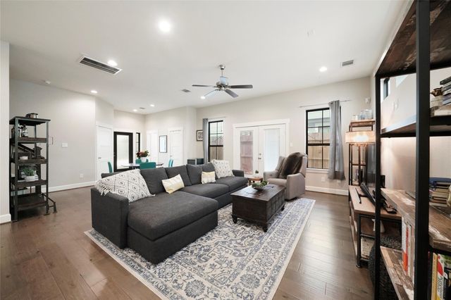 5905 Petty Street D, Houston, TX 77007