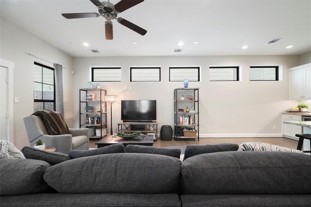 5905 Petty Street D, Houston, TX 77007