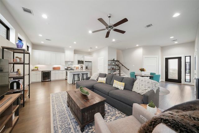 5905 Petty Street D, Houston, TX 77007