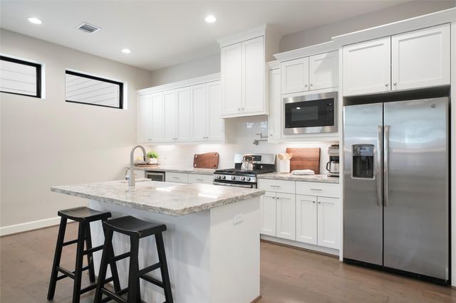 5905 Petty Street D, Houston, TX 77007