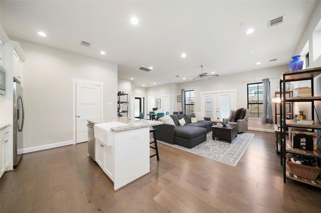 5905 Petty Street D, Houston, TX 77007