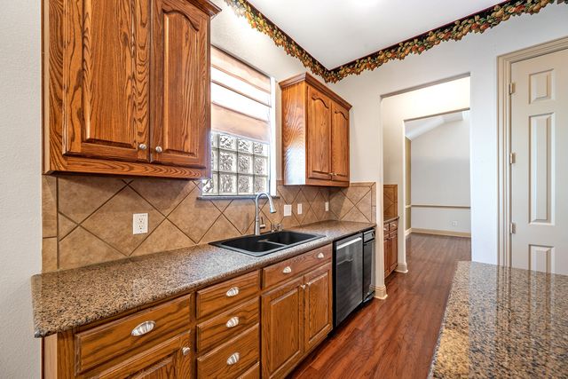 2112 Stone Creek Drive, Mckinney, TX 75072