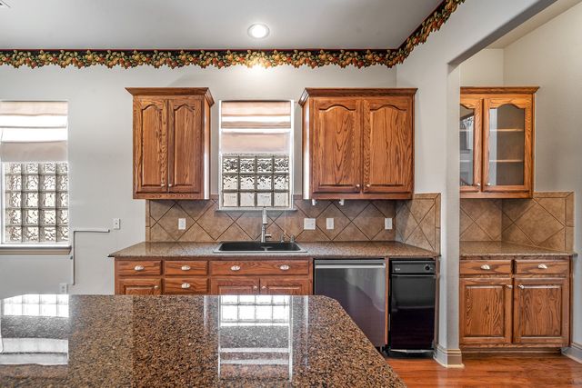 2112 Stone Creek Drive, Mckinney, TX 75072