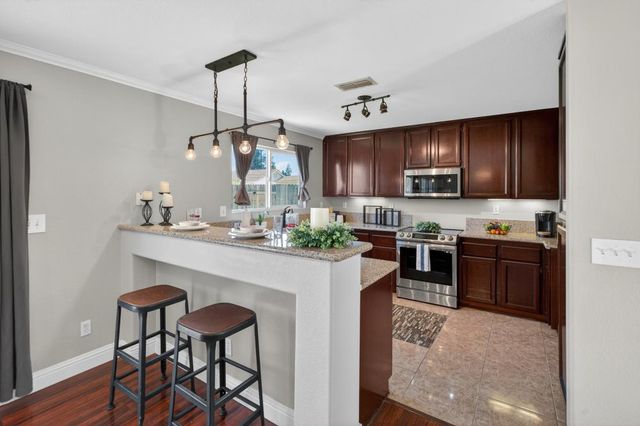 9285 Sierra River Dr, Elk Grove, CA 95624