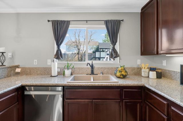 9285 Sierra River Dr, Elk Grove, CA 95624